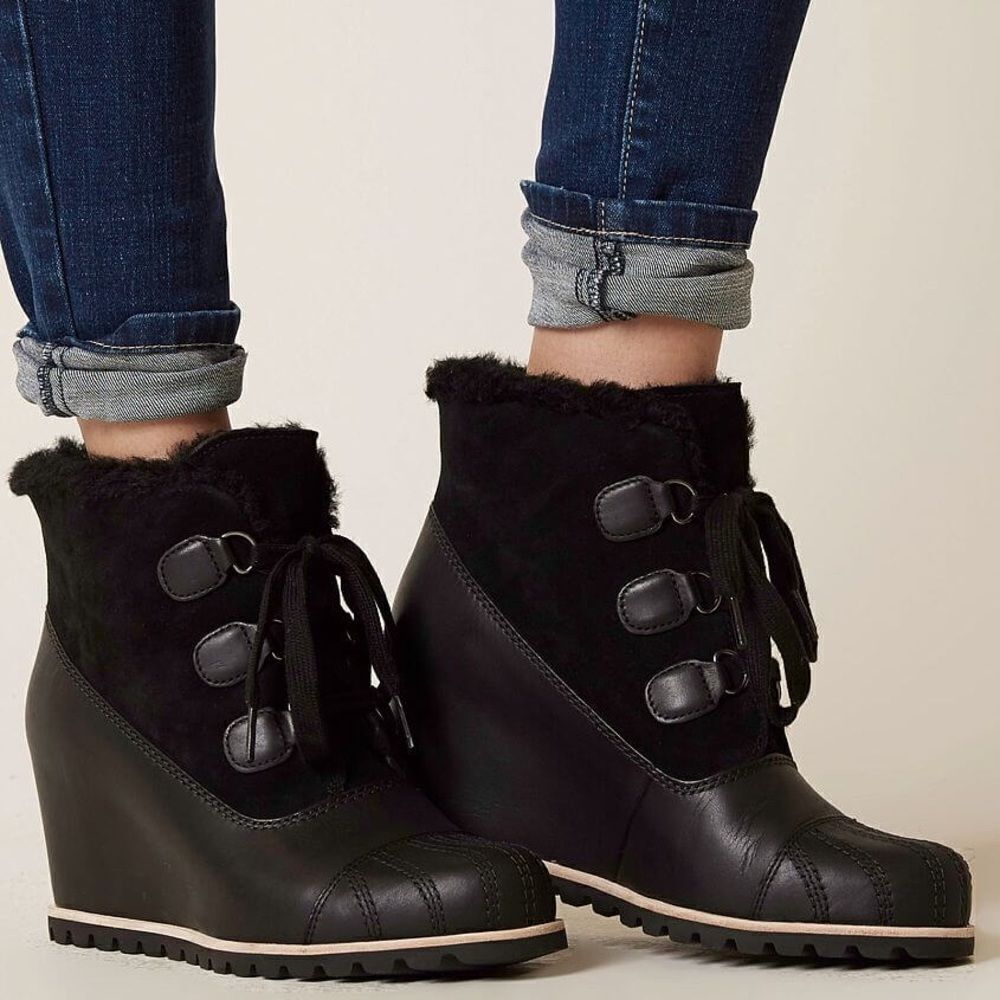 Ugg Alasdair Leather Wedge Bootie Size 8 A1‎
